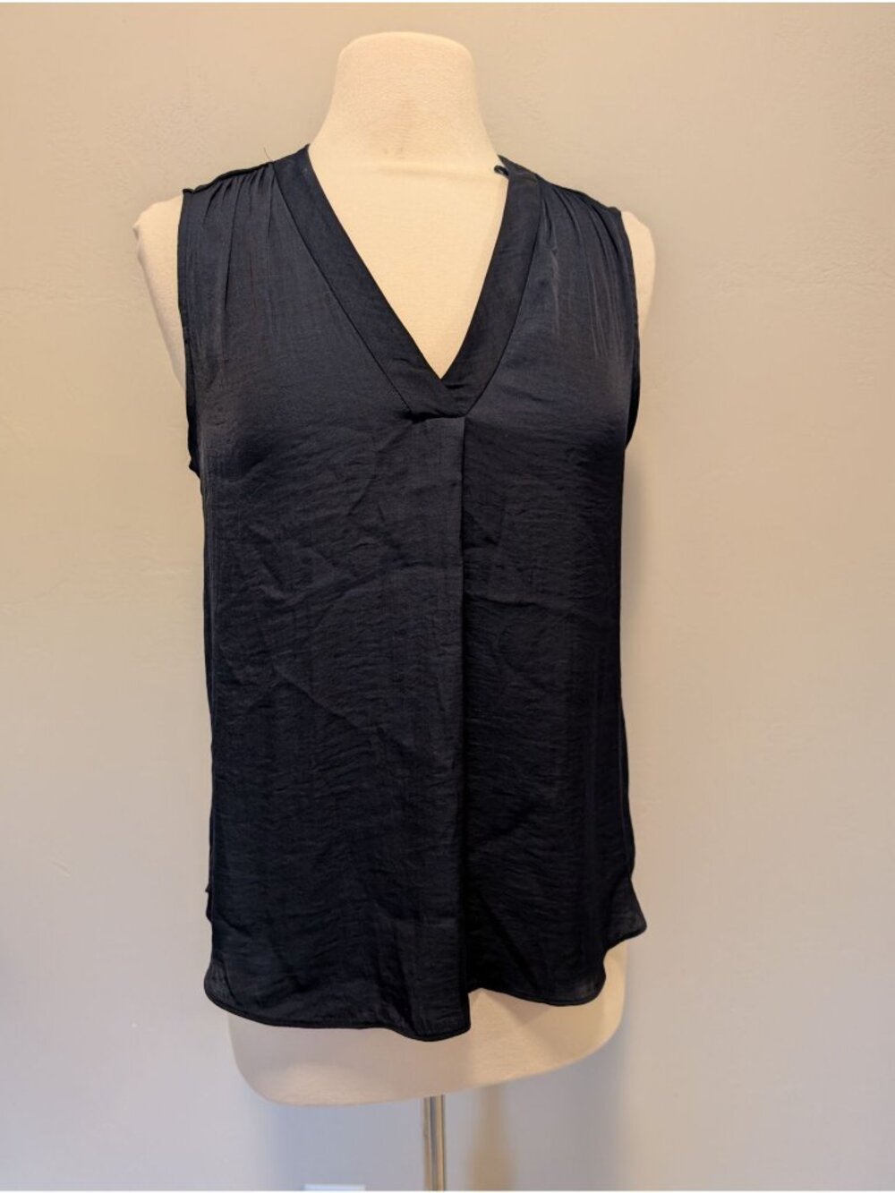 Vince Camuto Womens Sleeveless Navy Blue V-Neck Blouse M Minimalist